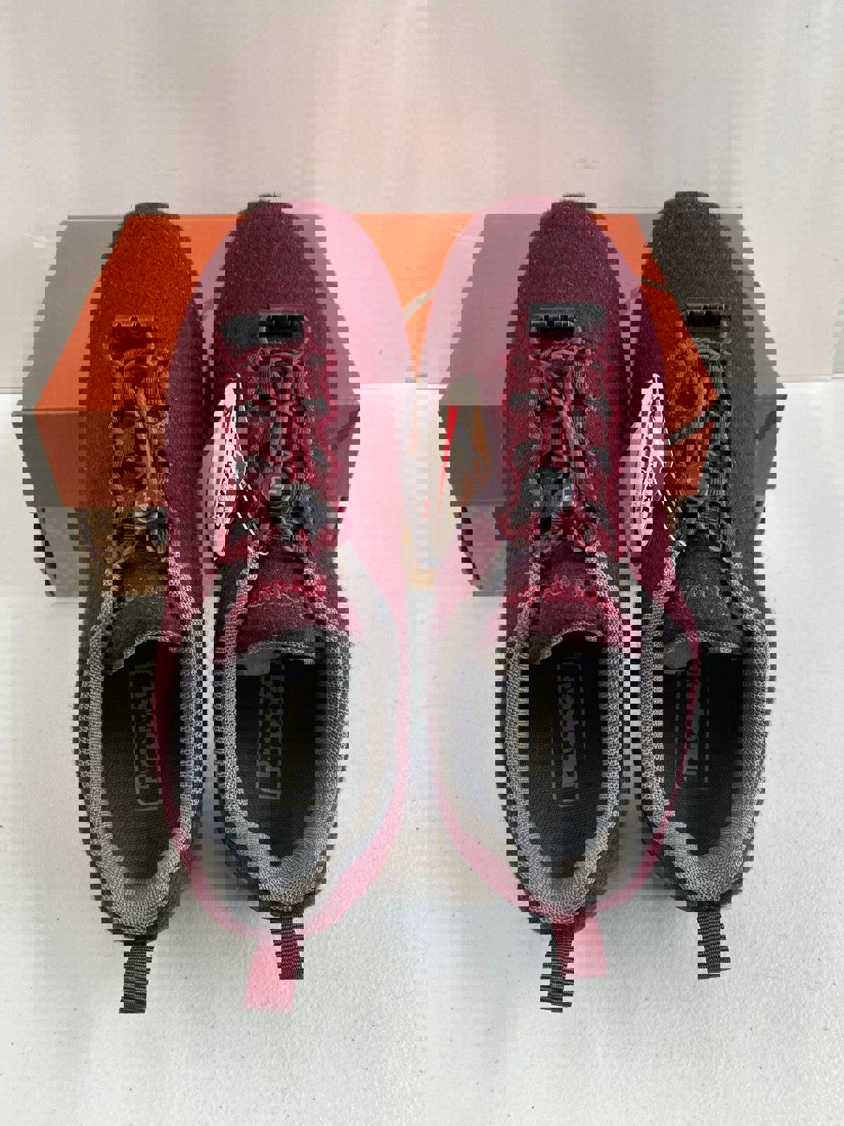 Zapatillas deportivas ligeras Propet Travel Fit Prestige para mujer, talla 6 estrecha (AA, N) / Franela burdeos