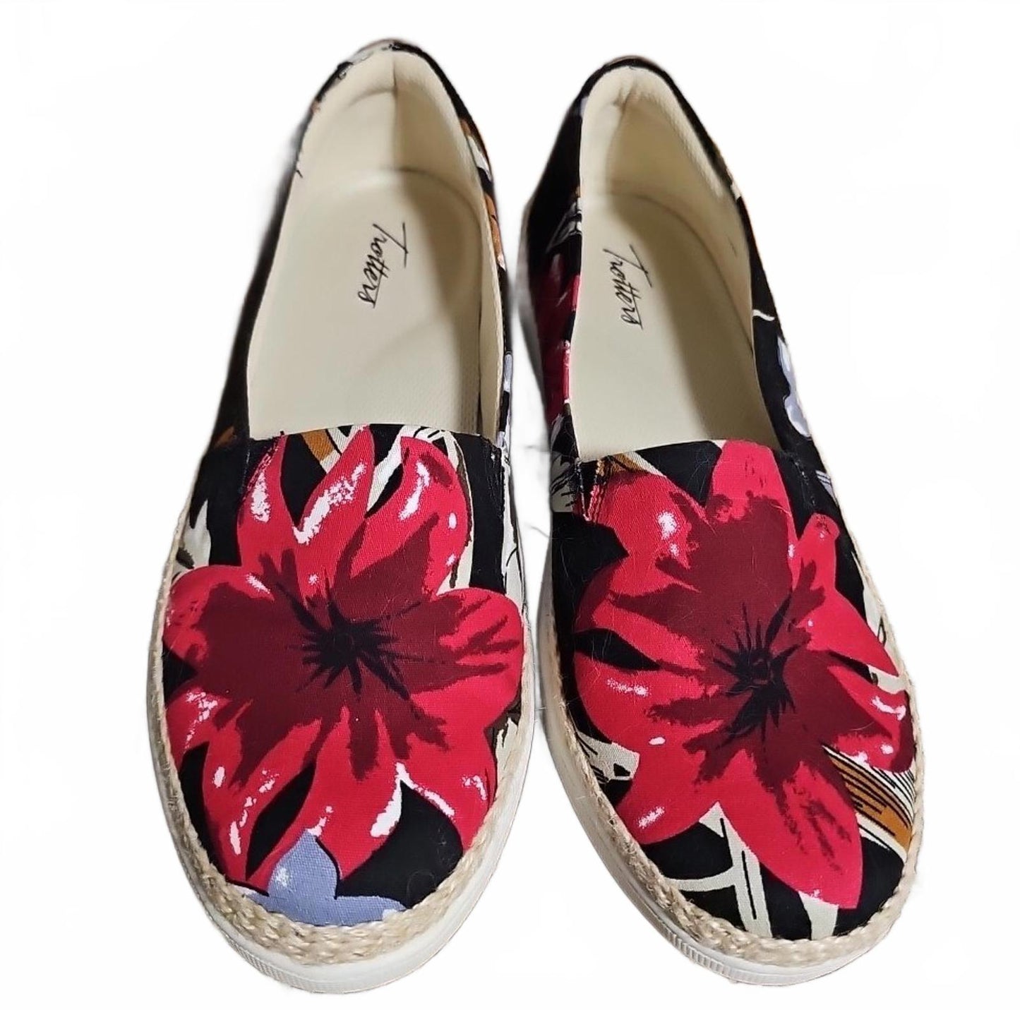 Trotters Womens Accent Slip On Comfort Loafers 6 Narrow (AA,N) / Red/Floral/Linen