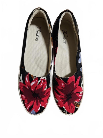 Trotters Womens Accent Slip On Comfort Loafers 6 Narrow (AA,N) / Red/Floral/Linen