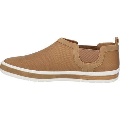 Zapatos planos casuales de piel sintética Wrenley para mujer de Bella Vita